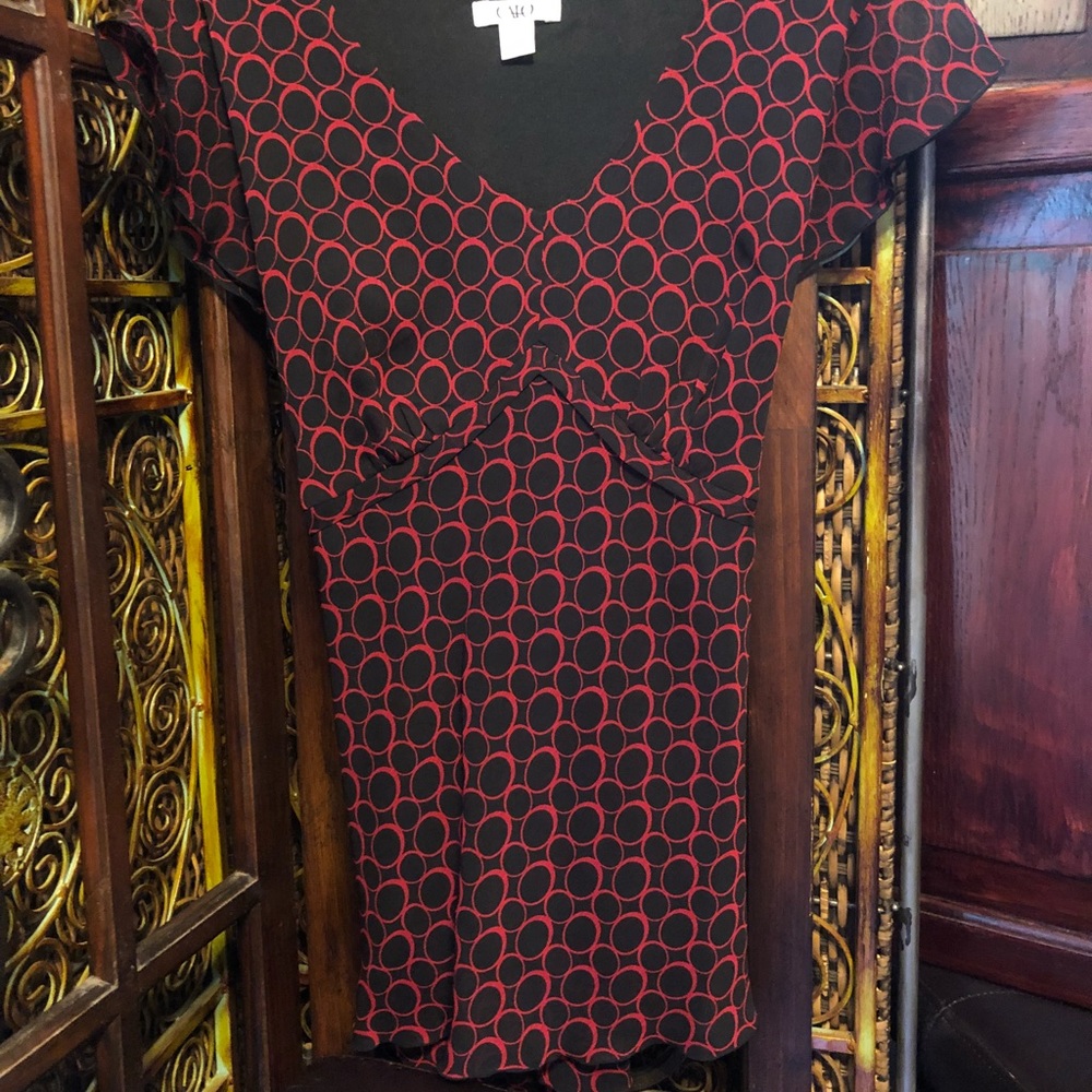 Cato’s Black & Red Women’s Blouse Size Large EUC!